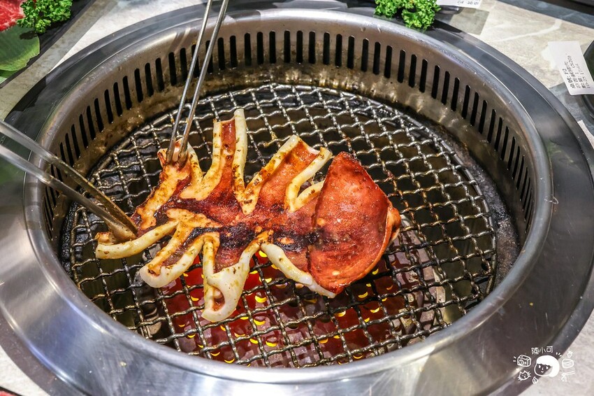 超人氣燒肉吃到飽，一千元就能吃到超過70種食材無限享用！生蠔、蔬菜吧、優質肉品通通不怕你吃