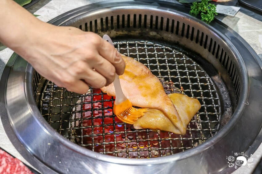 超人氣燒肉吃到飽，一千元就能吃到超過70種食材無限享用！生蠔、蔬菜吧、優質肉品通通不怕你吃