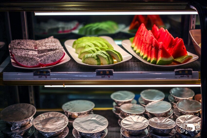 超人氣燒肉吃到飽，一千元就能吃到超過70種食材無限享用！生蠔、蔬菜吧、優質肉品通通不怕你吃