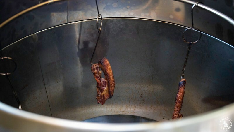 台中美食｜團購  玩皮爆脆皮五花肉-神秘出鬼末之團購美食曝光  爆裂五花肉．酥脆不油膩