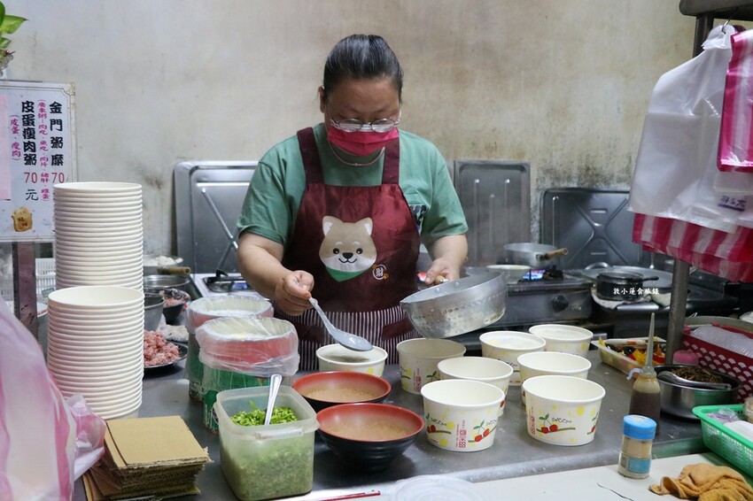 和記油條‧金門百年老店,膨鬆鬆的現炸油條,外酥內軟越嚼越帶勁 - 敦 小 蓮の食旅錄