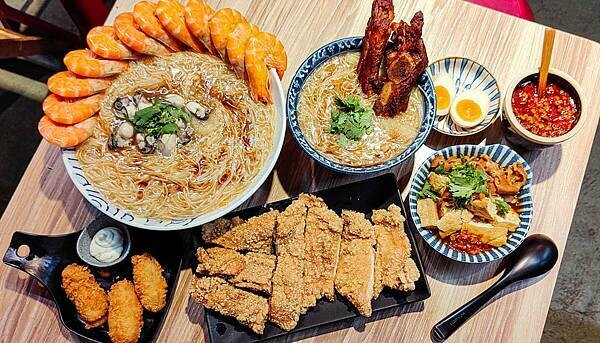 【新竹美食】新竹東門市場米粉攤｜滿滿豐富配料好吃又美味的米粉湯