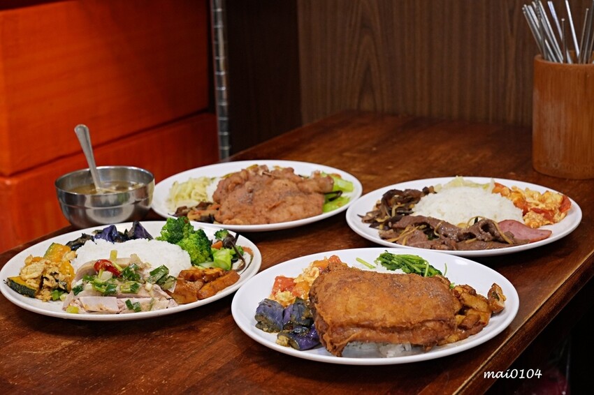 桃園平鎮美食｜三國東風也炊便當～以三國名將命名的在地老字號便當店，菜色豐富每到用餐時段大排長龍