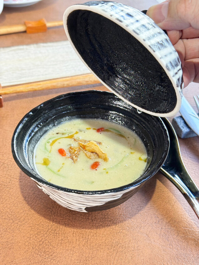 高雄素食餐廳│仙桃素的蔬食體驗│顛覆味蕾的素食饗宴，素食也能