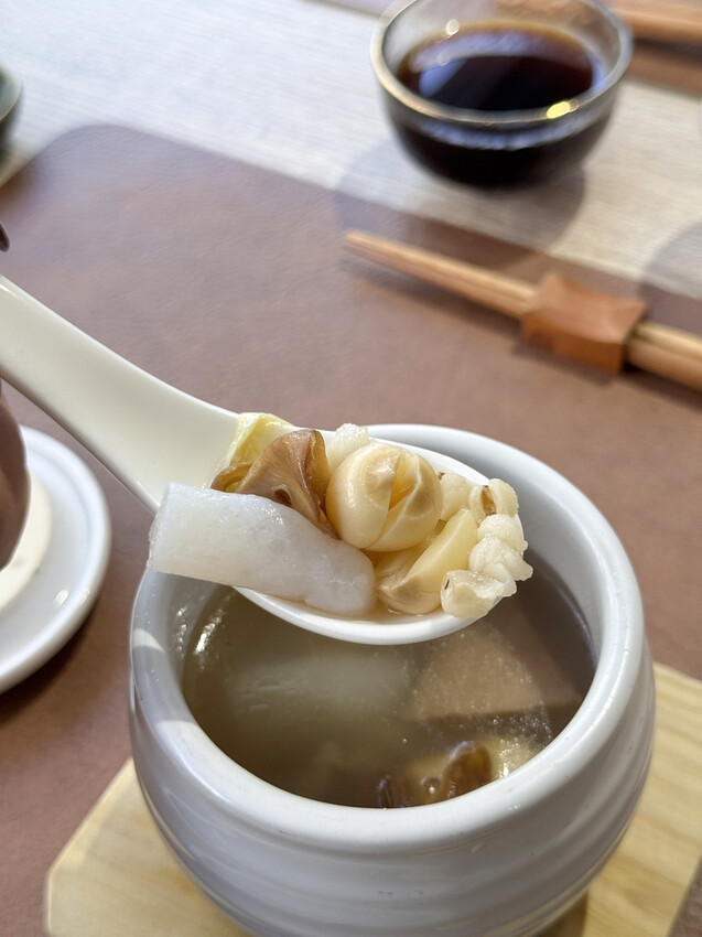 高雄素食餐廳│仙桃素的蔬食體驗│顛覆味蕾的素食饗宴，素食也能