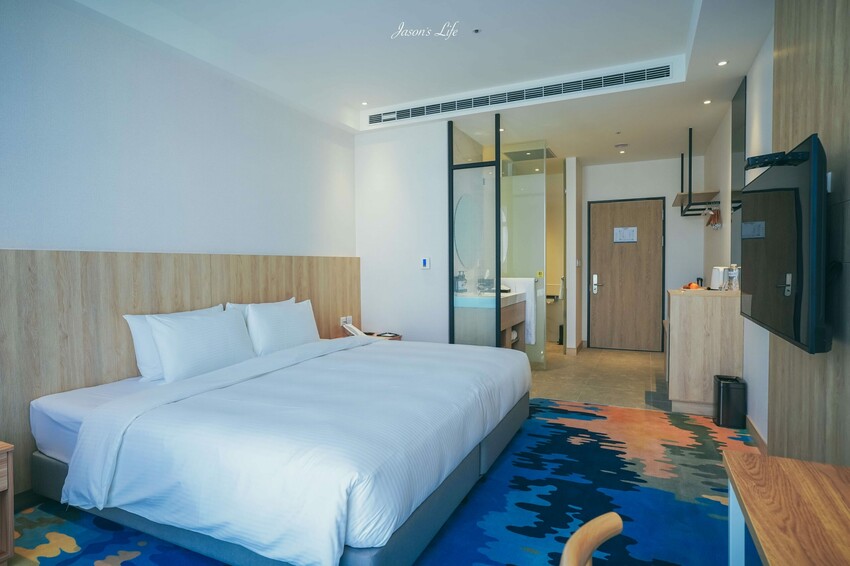 【台中梧棲｜住宿】台中震大金鬱金香酒店。近三井outlet、梧棲老街及高美濕地，Live Band演出，台中兩天一