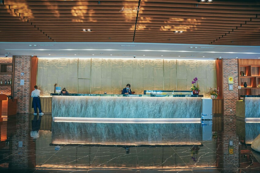 【台中梧棲｜住宿】台中震大金鬱金香酒店。近三井outlet、梧棲老街及高美濕地，Live Band演出，台中兩天一