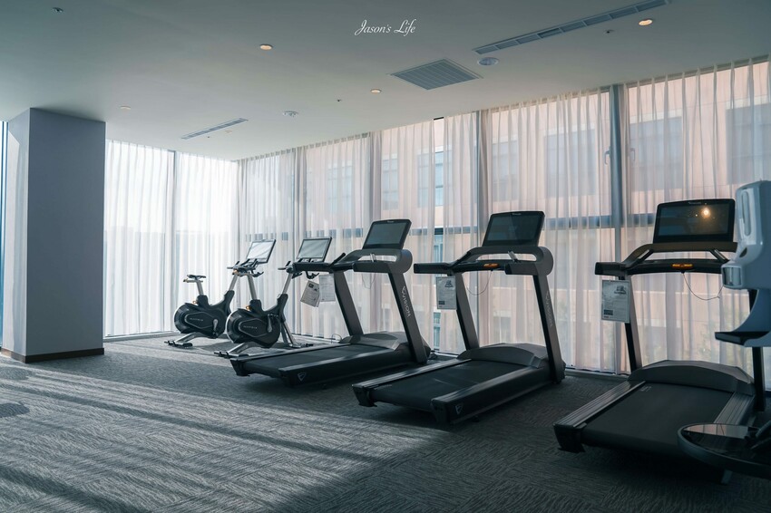 【台中梧棲｜住宿】台中震大金鬱金香酒店。近三井outlet、梧棲老街及高美濕地，Live Band演出，台中兩天一