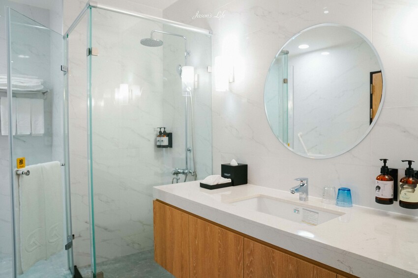 【台中梧棲｜住宿】台中震大金鬱金香酒店。近三井outlet、梧棲老街及高美濕地，Live Band演出，台中兩天一