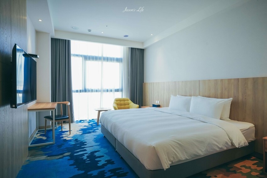 【台中梧棲｜住宿】台中震大金鬱金香酒店。近三井outlet、梧棲老街及高美濕地，Live Band演出，台中兩天一