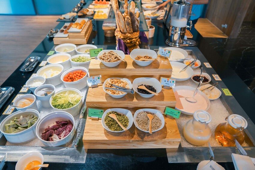 【台中梧棲｜住宿】台中震大金鬱金香酒店。近三井outlet、梧棲老街及高美濕地，Live Band演出，台中兩天一