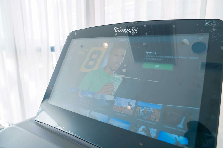 【台中梧棲｜住宿】台中震大金鬱金香酒店。近三井outlet、梧棲老街及高美濕地，Live Band演出，台中兩天一