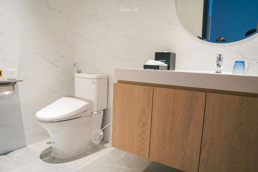 【台中梧棲｜住宿】台中震大金鬱金香酒店。近三井outlet、梧棲老街及高美濕地，Live Band演出，台中兩天一