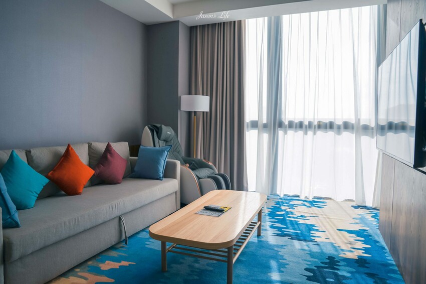 【台中梧棲｜住宿】台中震大金鬱金香酒店。近三井outlet、梧棲老街及高美濕地，Live Band演出，台中兩天一