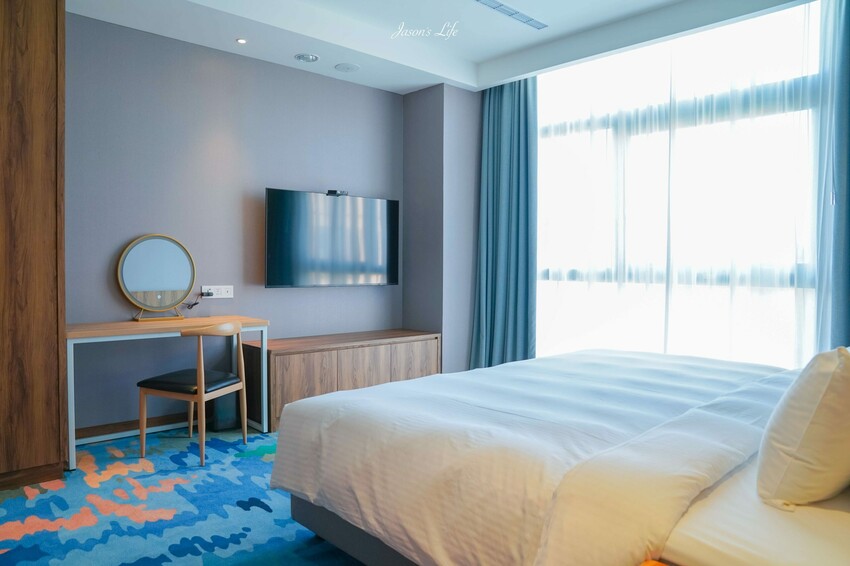 【台中梧棲｜住宿】台中震大金鬱金香酒店。近三井outlet、梧棲老街及高美濕地，Live Band演出，台中兩天一