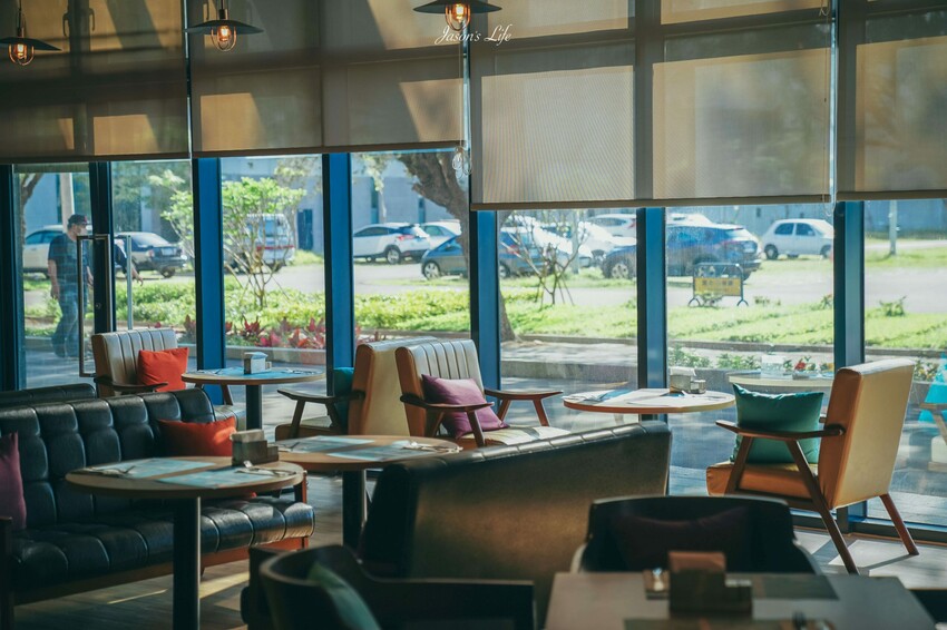 【台中梧棲｜住宿】台中震大金鬱金香酒店。近三井outlet、梧棲老街及高美濕地，Live Band演出，台中兩天一