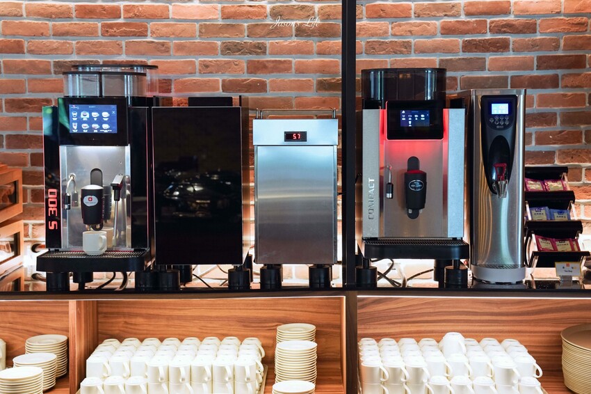 【台中梧棲｜住宿】台中震大金鬱金香酒店。近三井outlet、梧棲老街及高美濕地，Live Band演出，台中兩天一