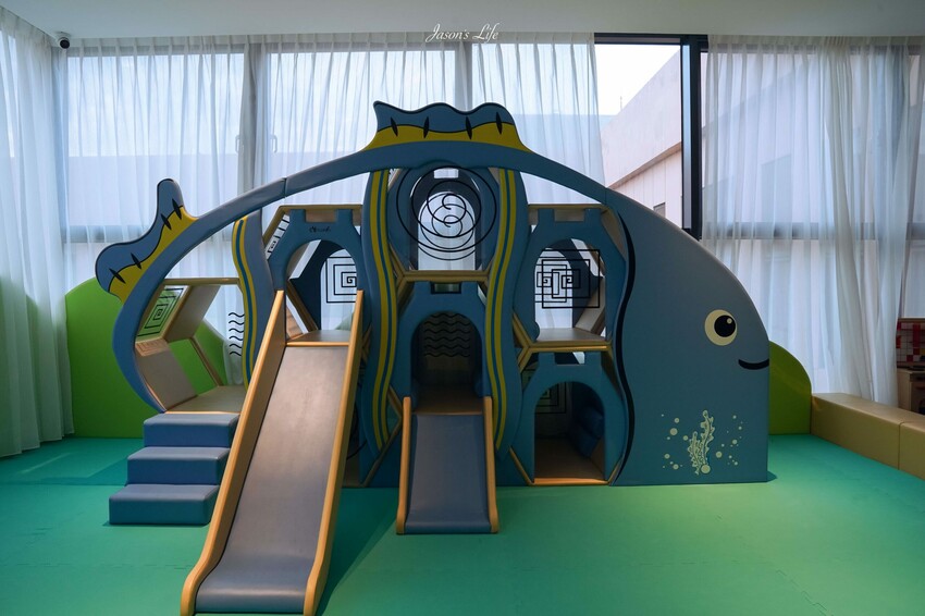 【台中梧棲｜住宿】台中震大金鬱金香酒店。近三井outlet、梧棲老街及高美濕地，Live Band演出，台中兩天一