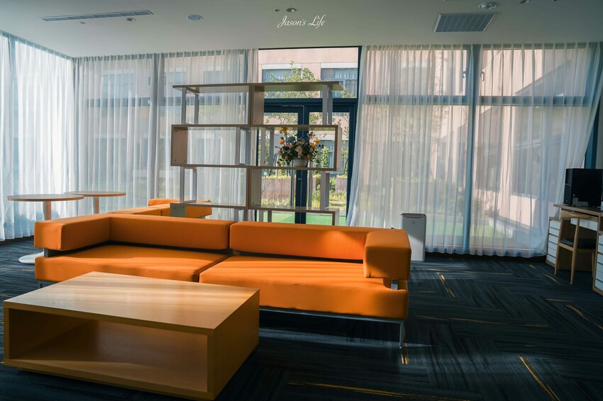 【台中梧棲｜住宿】台中震大金鬱金香酒店。近三井outlet、梧棲老街及高美濕地，Live Band演出，台中兩天一