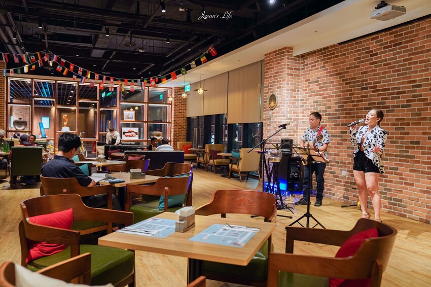 【台中梧棲｜住宿】台中震大金鬱金香酒店。近三井outlet、梧棲老街及高美濕地，Live Band演出，台中兩天一