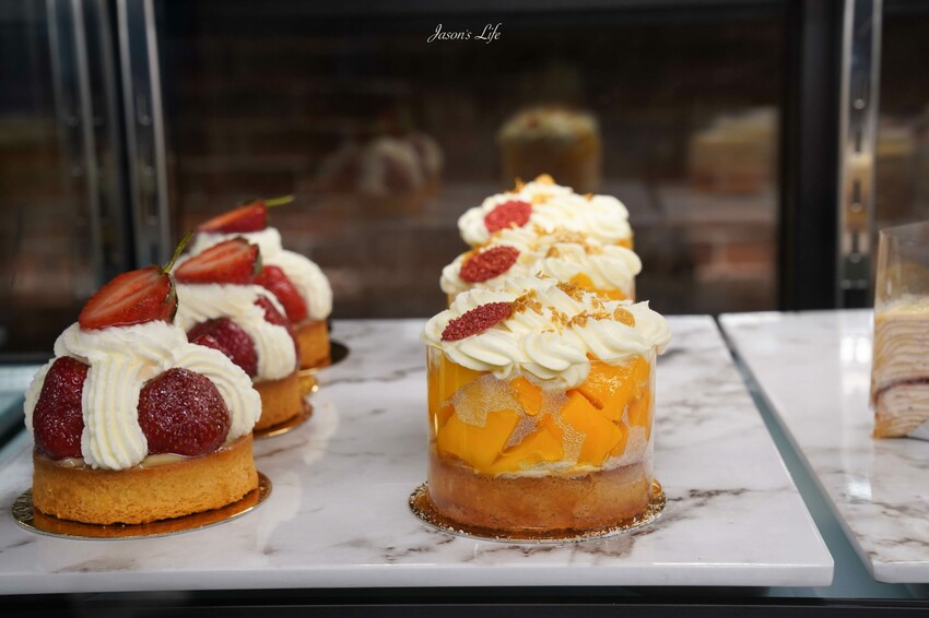 【台中梧棲｜住宿】台中震大金鬱金香酒店。近三井outlet、梧棲老街及高美濕地，Live Band演出，台中兩天一