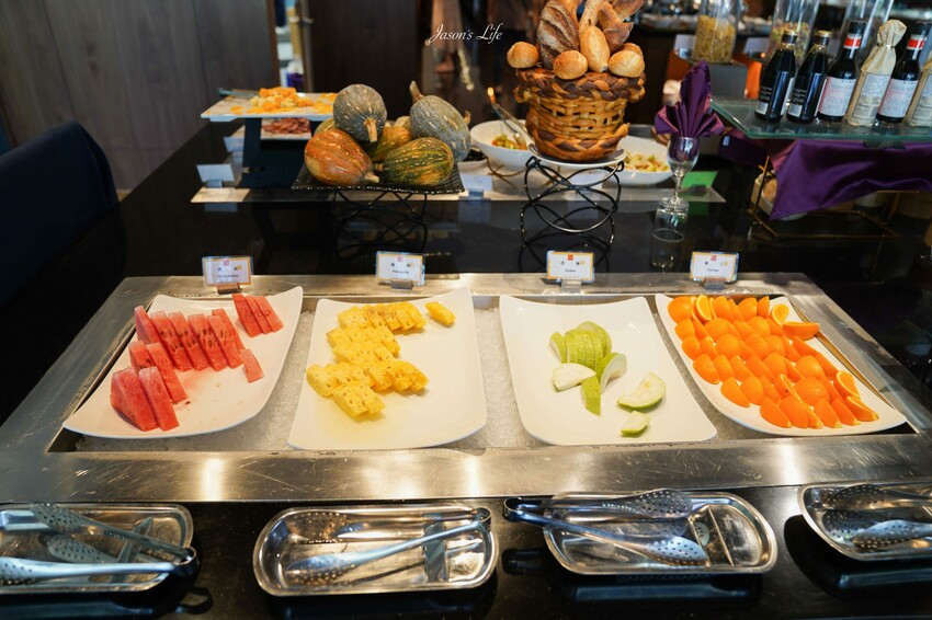 【台中梧棲｜住宿】台中震大金鬱金香酒店。近三井outlet、梧棲老街及高美濕地，Live Band演出，台中兩天一