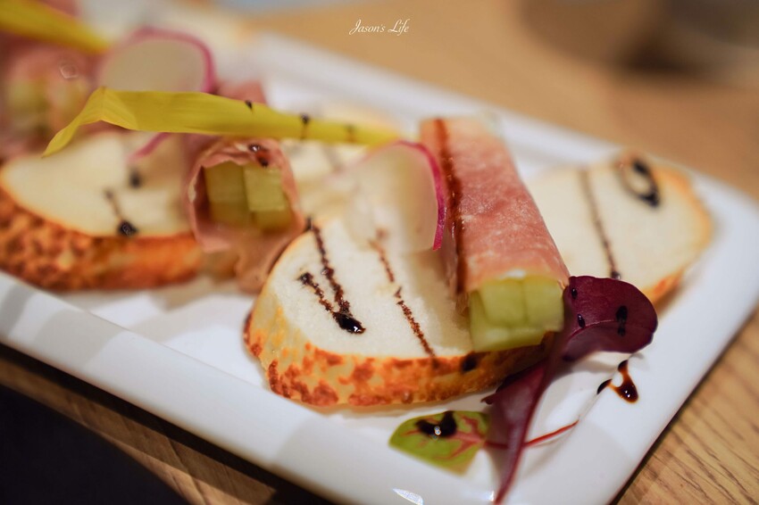 【台中梧棲｜住宿】台中震大金鬱金香酒店。近三井outlet、梧棲老街及高美濕地，Live Band演出，台中兩天一