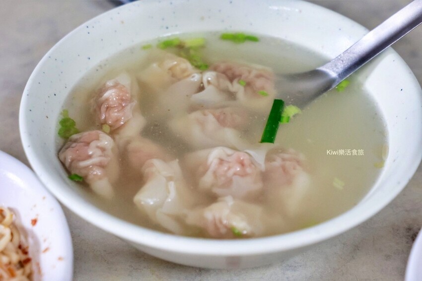 員林美食橋頭麵店｜自製油蔥酥肉燥超威，乾麵.麻醬麵太涮嘴，滷味小菜更是一絕，完全深得員林在地人的心！