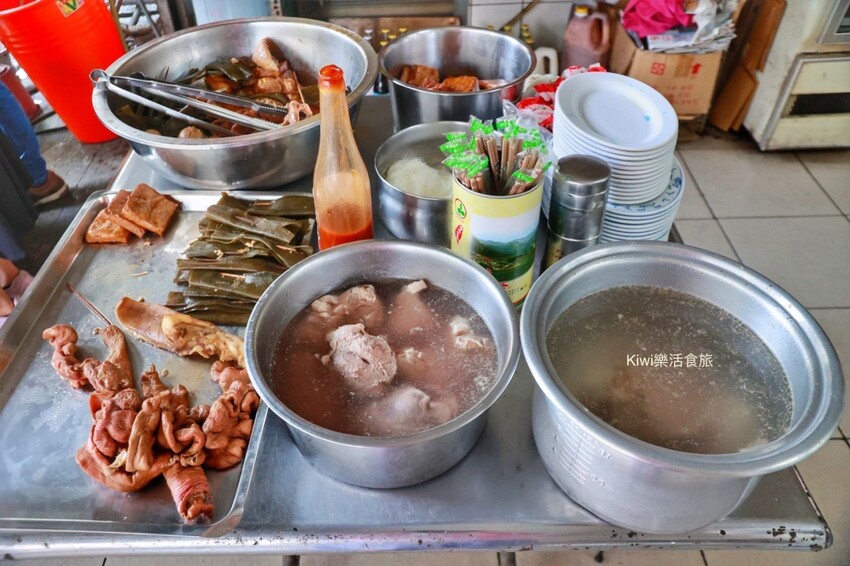 員林美食橋頭麵店｜自製油蔥酥肉燥超威，乾麵.麻醬麵太涮嘴，滷味小菜更是一絕，完全深得員林在地人的心！