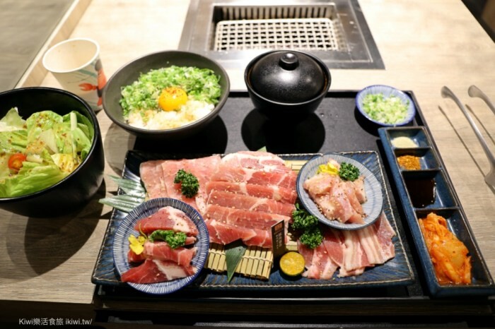 員林美食橋頭麵店｜自製油蔥酥肉燥超威，乾麵.麻醬麵太涮嘴，滷味小菜更是一絕，完全深得員林在地人的心！