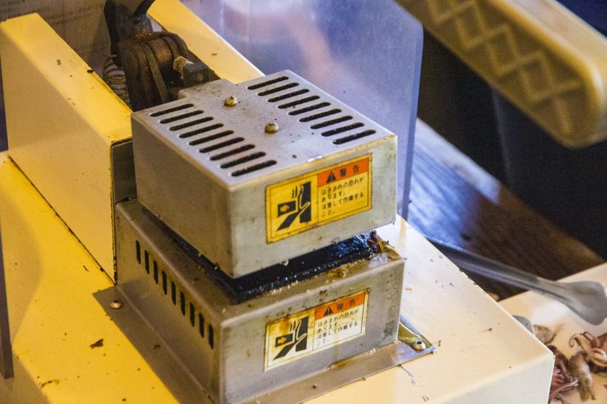 【宜蘭景點】五結景點/溪和三代目觀光工廠~DIY飯糰與海鮮押片,親子同遊雨天備案好選擇