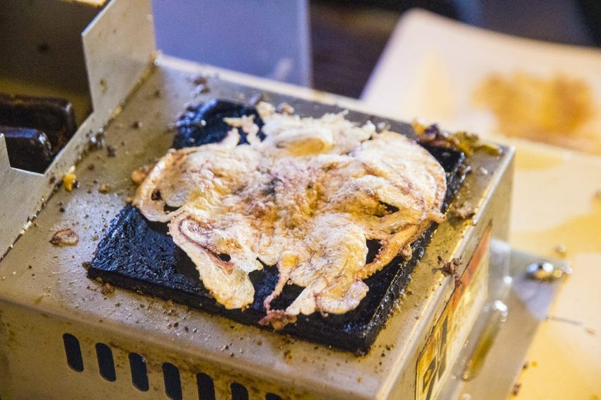 【宜蘭景點】五結景點/溪和三代目觀光工廠~DIY飯糰與海鮮押片,親子同遊雨天備案好選擇