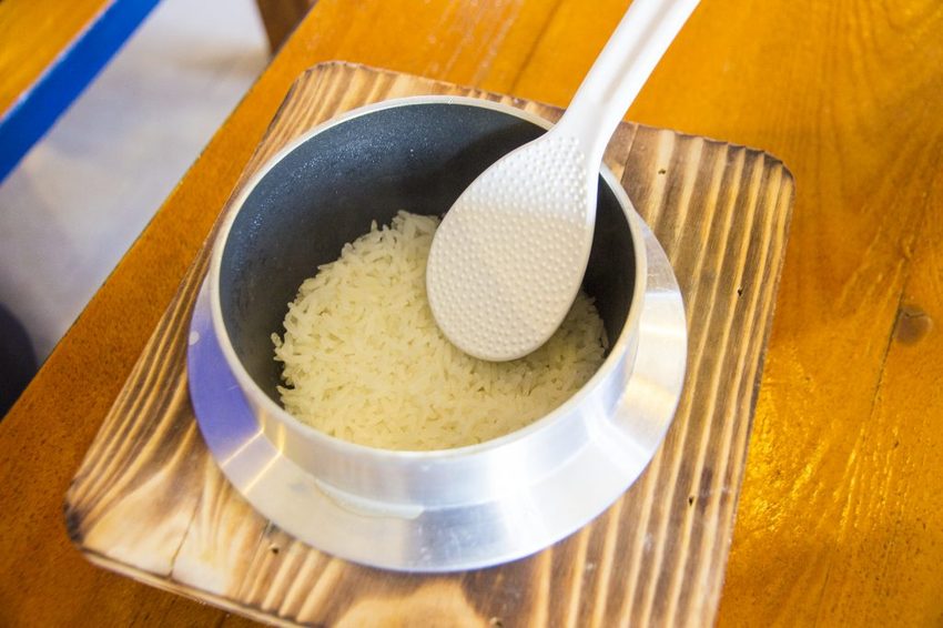 【宜蘭景點】五結景點/溪和三代目觀光工廠~DIY飯糰與海鮮押片,親子同遊雨天備案好選擇