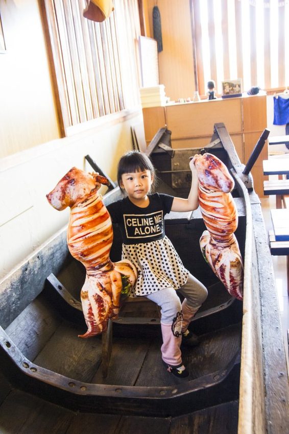 【宜蘭景點】五結景點/溪和三代目觀光工廠~DIY飯糰與海鮮押片,親子同遊雨天備案好選擇