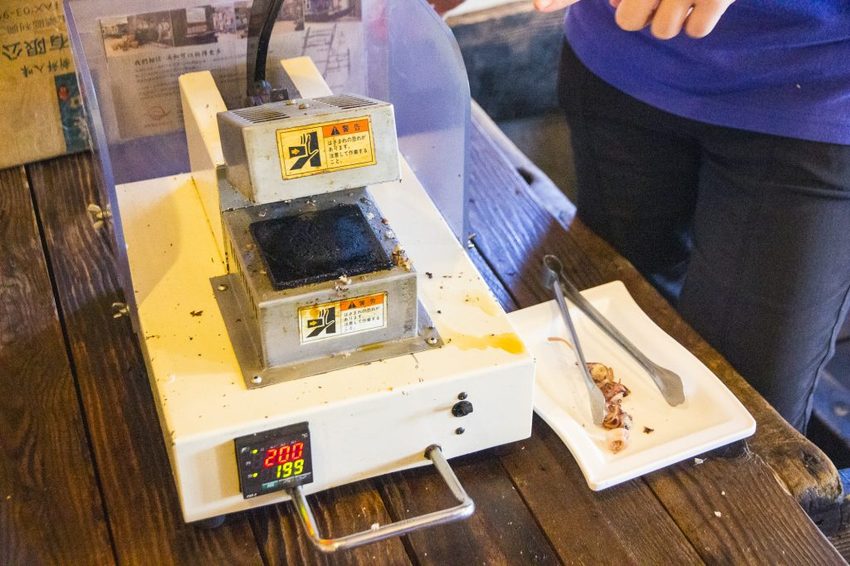 【宜蘭景點】五結景點/溪和三代目觀光工廠~DIY飯糰與海鮮押片,親子同遊雨天備案好選擇