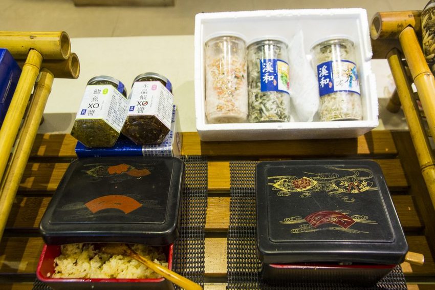 【宜蘭景點】五結景點/溪和三代目觀光工廠~DIY飯糰與海鮮押片,親子同遊雨天備案好選擇