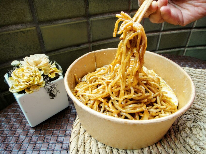 【美食】「儒食」林口咖哩/外帶美食，林口日式丼飯推薦、林口咖