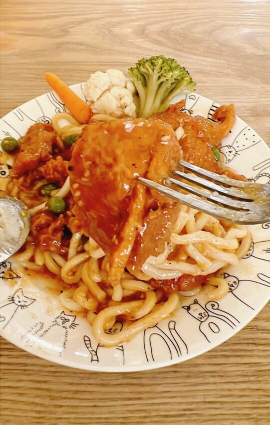 [北投美食推薦]港人創業的80後碼頭#80後碼頭 #無限續杯 #咖啡廳 #早午餐 #下午茶 #桌遊 #寵物友善餐廳 #外