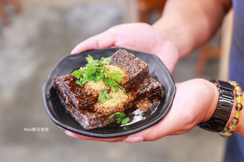 彰化秦湯御膳食補製湯所｜彰化溫補湯品，限量推出料多實在湯頭甘醇多種湯品，彰化溫暖小店