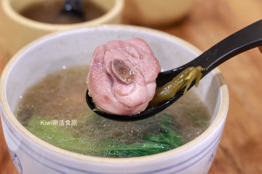 彰化秦湯御膳食補製湯所｜彰化溫補湯品，限量推出料多實在湯頭甘醇多種湯品，彰化溫暖小店