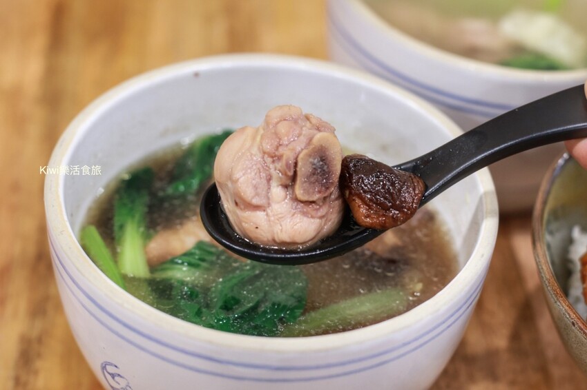 彰化秦湯御膳食補製湯所｜彰化溫補湯品，限量推出料多實在湯頭甘醇多種湯品，彰化溫暖小店