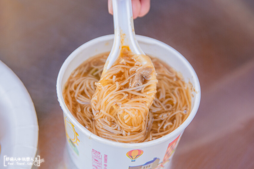 嘉義北興街蔡媽媽臭豆腐麵線，下班時刻點心的好選擇~