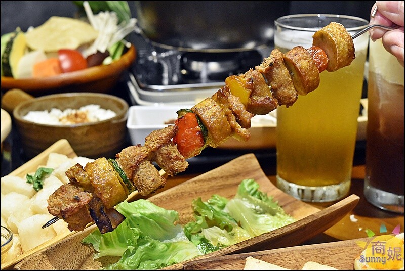 斐得蔬食熱浪來襲。台中異國風蔬食推這家!百道創意素食美味讓人驚艷好停車更加分-商妮吃喝遊樂