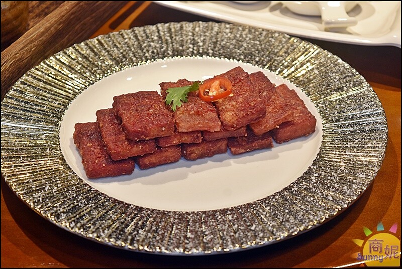 斐得蔬食熱浪來襲。台中異國風蔬食推這家!百道創意素食美味讓人驚艷好停車更加分-商妮吃喝遊樂