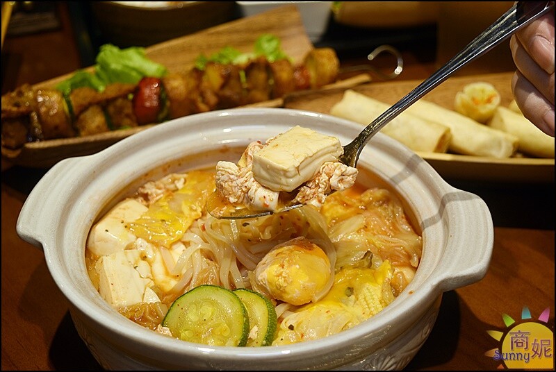 斐得蔬食熱浪來襲。台中異國風蔬食推這家!百道創意素食美味讓人驚艷好停車更加分-商妮吃喝遊樂