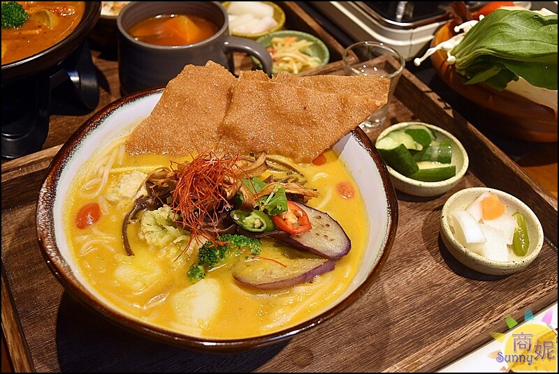 斐得蔬食熱浪來襲。台中異國風蔬食推這家!百道創意素食美味讓人驚艷好停車更加分-商妮吃喝遊樂