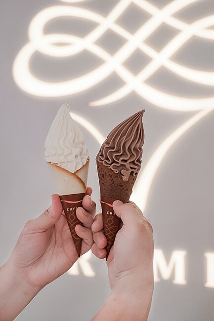 CREMIA北海道霜淇淋之神來台中快閃了！！並加碼”牛奶巧克力綜合口味”非吃爆不可！！