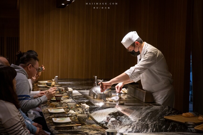 台北美食｜魚貫鐵板燒～日式懷石鐵板燒的天花板，老闆又出大絕招1800元可以吃16道菜，這合理嗎？中山區鐵板