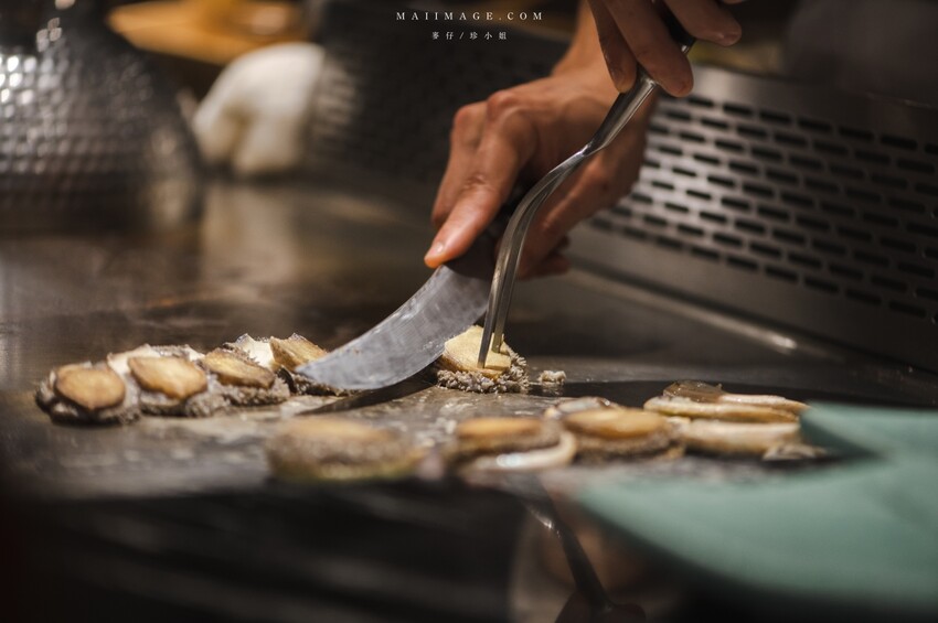 台北美食｜魚貫鐵板燒～日式懷石鐵板燒的天花板，老闆又出大絕招1800元可以吃16道菜，這合理嗎？中山區鐵板