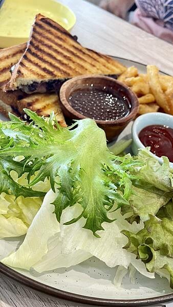 桃園中壢-不限時桌遊咖啡店-玩逗樹咖啡Wonder Tree-中原店